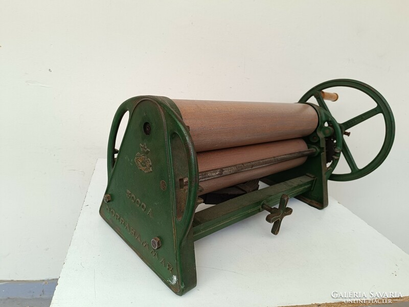 Antique clothes washer, laundry tool, spinning wheel, graphics, printing press, machine 829 8670