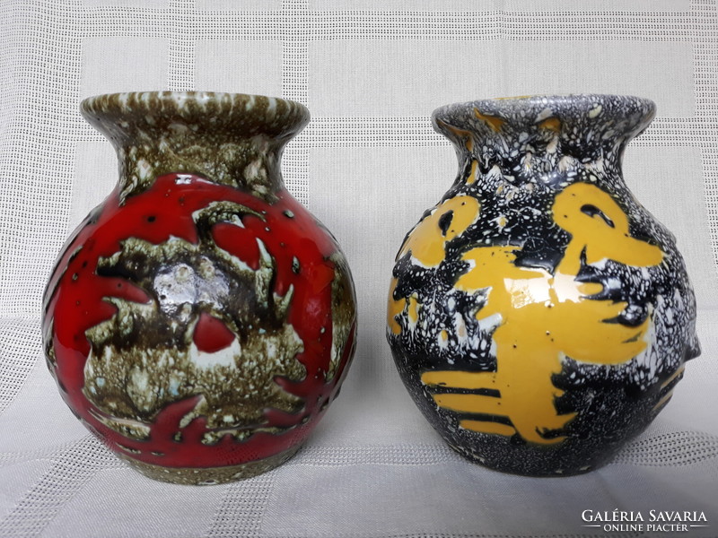Retro iparművészeti absztrakt mintás kerámia vázák párban