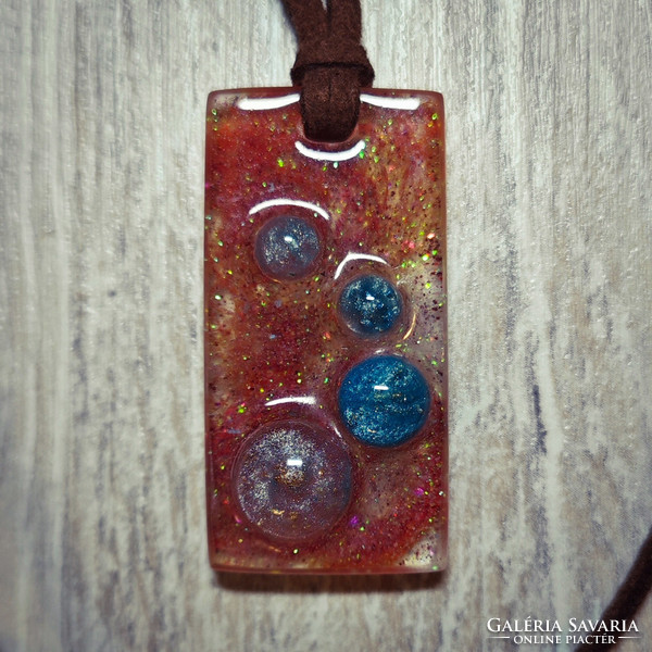 Pendant with colorful bubbles
