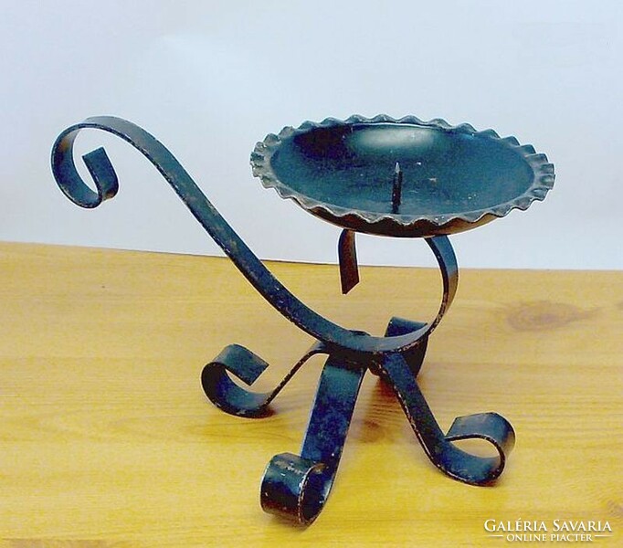 Portable forged cellar candle holder made of iron, delicate craftsmanship