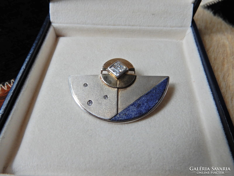 Old design silver brooch with crystal stones and lapis lazuli