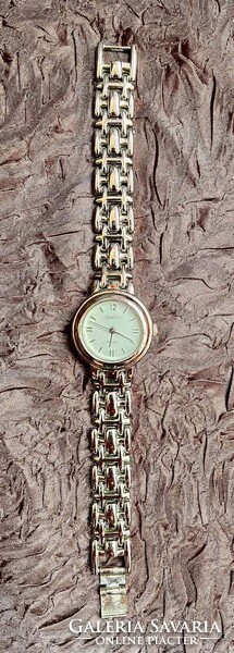 Geneva brand new metal strap classic women's jewelry watch