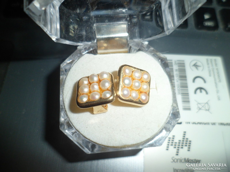 14K gold earrings/ pearls