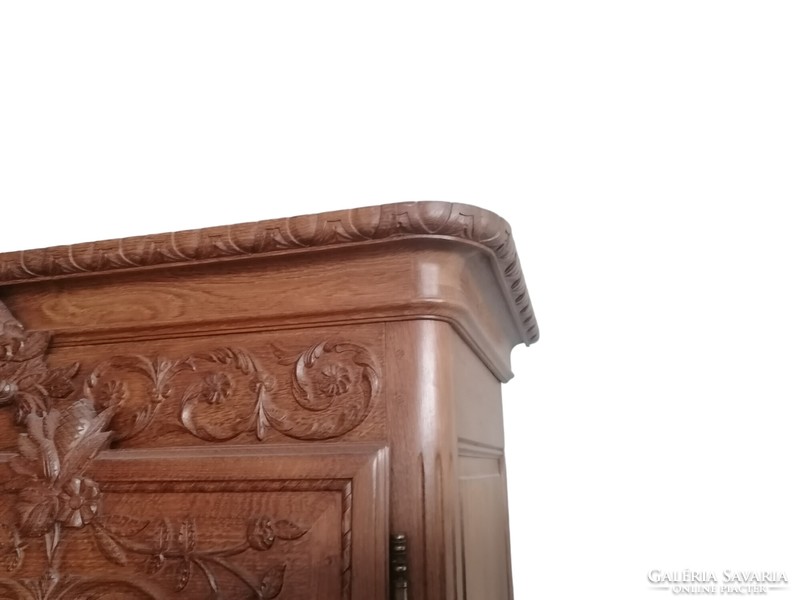 Antik barokk gardrób-szekrény