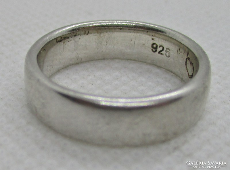 Klasszikus ezüst eljegyzési ezüst gyűrű , pici szív véséssel a belsején
