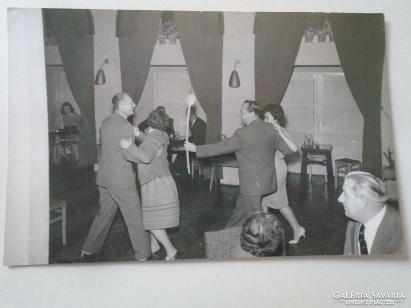 D202097   Régi fotók   HÉVÍZ táncoló szórakozó párok  1962 december - 1963 január