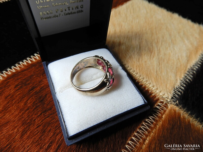 Régi aranyozott ezüst gyűrű rubin kövekkel﻿