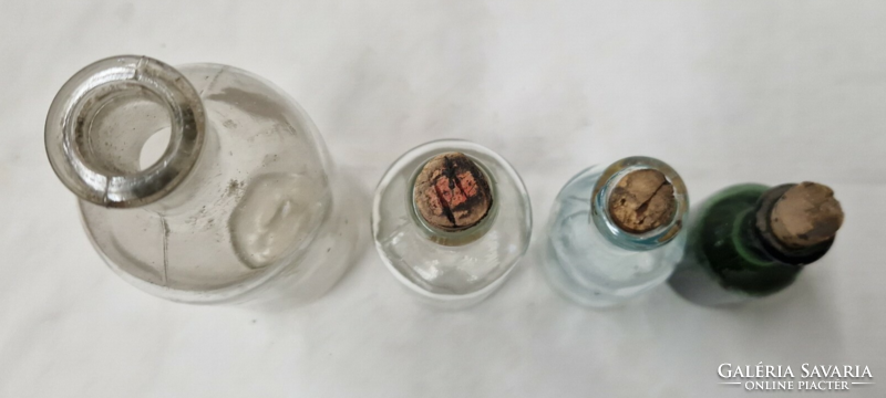 Kicsi és nagyobb régi üvegek, szép állapotban együtt eladók