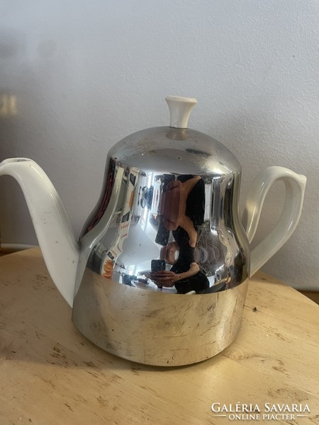 Original waku jug from 1950 with a warming hood