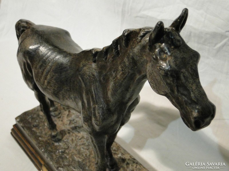 3788 Antique cast iron horse statue