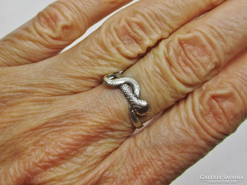 A very special snake silver ring