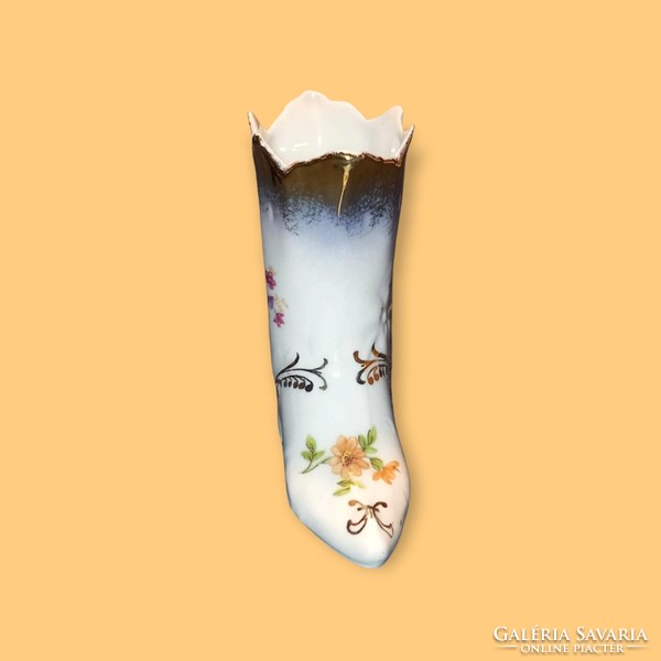 Porcelán csizma alakú váza