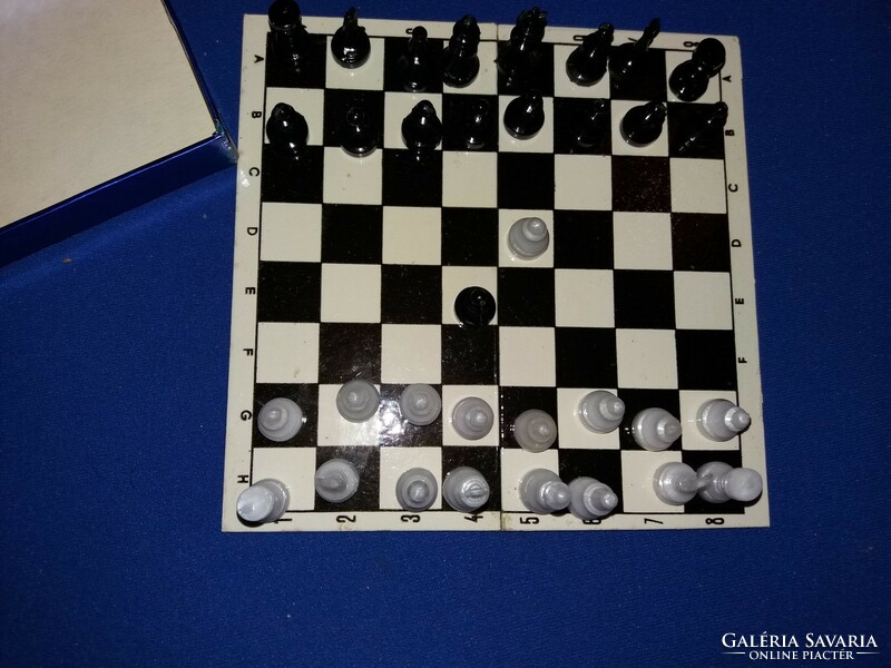 Szinte antik Mágneses utazó sakk / malom játék készlet HIBÁTLAN állapot dobozával a képek szerint
