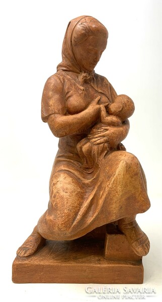Anya gyermekével terrakotta szobor RZ