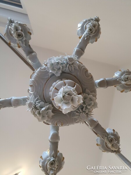 Capodimonte 6-branch porcelain chandelier with flower decoration and gold painting. (Video!)