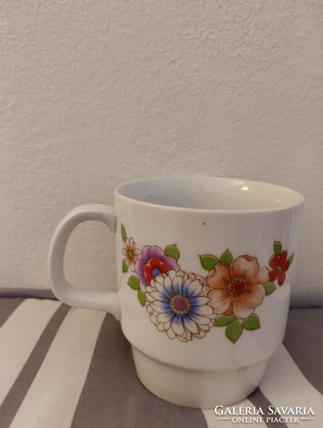 A rare lowland porcelain mug with a flower pattern