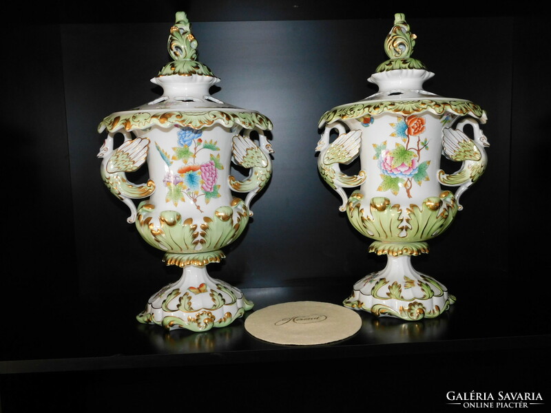 Herendi Viktória barokk váza pár