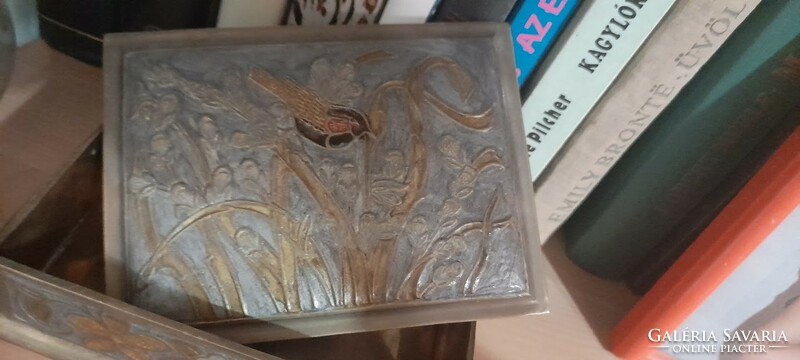 Metal box jewelry holder with bird flower mother-of-pearl inlay