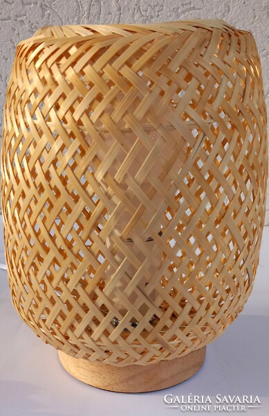 Raffia table lamp handmade negotiable design