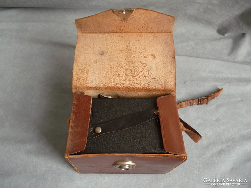 Régi Agfa fényképezőgép agfa box bőr tokjában box fényképezőgép 20 as évek drogéria cimkével