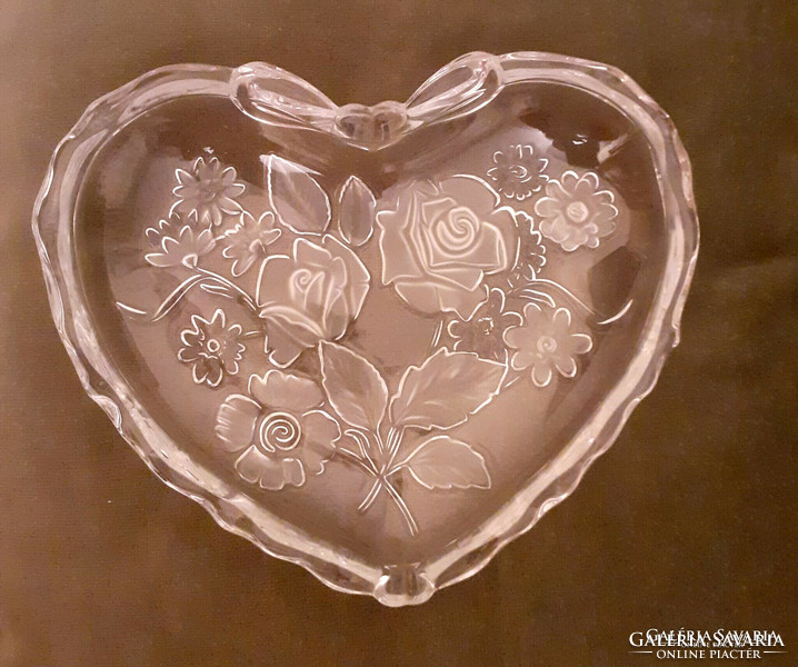 Homokfújt szív kínáló, asztalközép. 21 x 17,5 cm