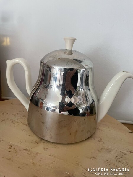 Original waku jug from 1950 with a warming hood