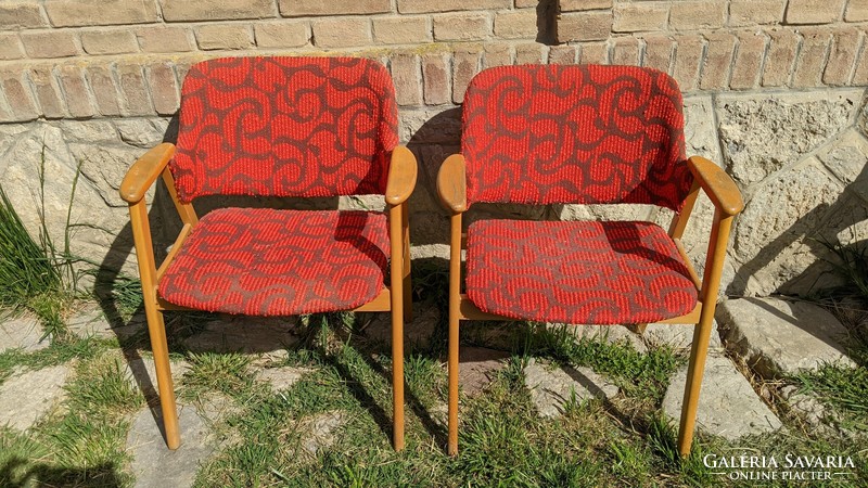 Claus chairs