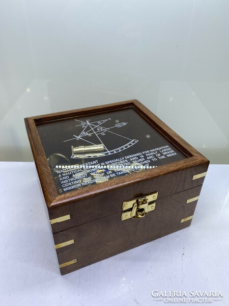 Wood-copper box sextant