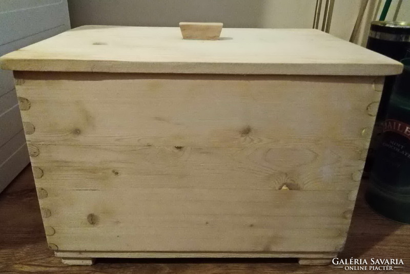 Vintage wooden chest, storage. Sanded to the wood, prepared for painting!