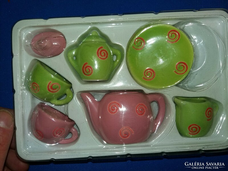 Very nice tiny porcelain baby room tableware with the box as shown in the pictures