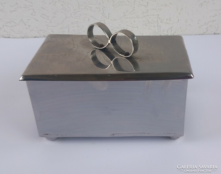 Art deco chrome box negotiable design