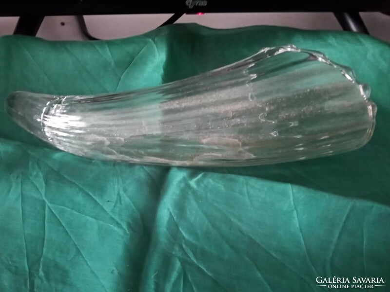 . Glass table ornament in the shape of a breathing horn