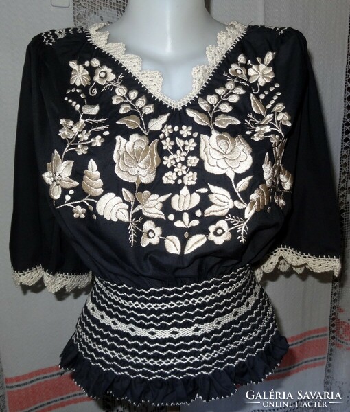 Matyó blouse