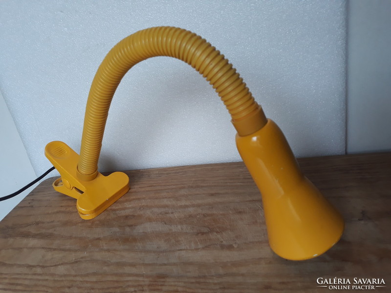 Retro yellow clip throat lamp