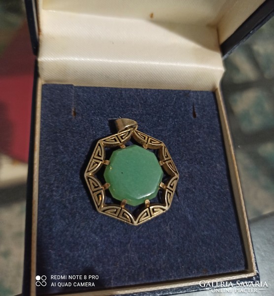 Gilded silver pendant / jade