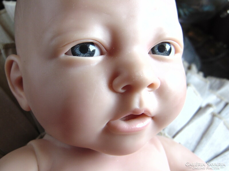 Berenguer doll / lifelike newborn doll