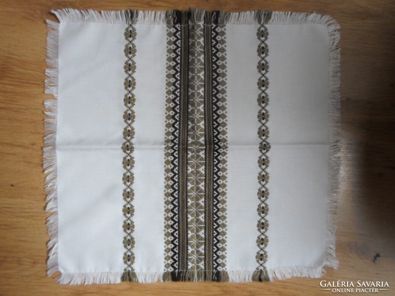 4 + 1 folk art woven napkins, retro