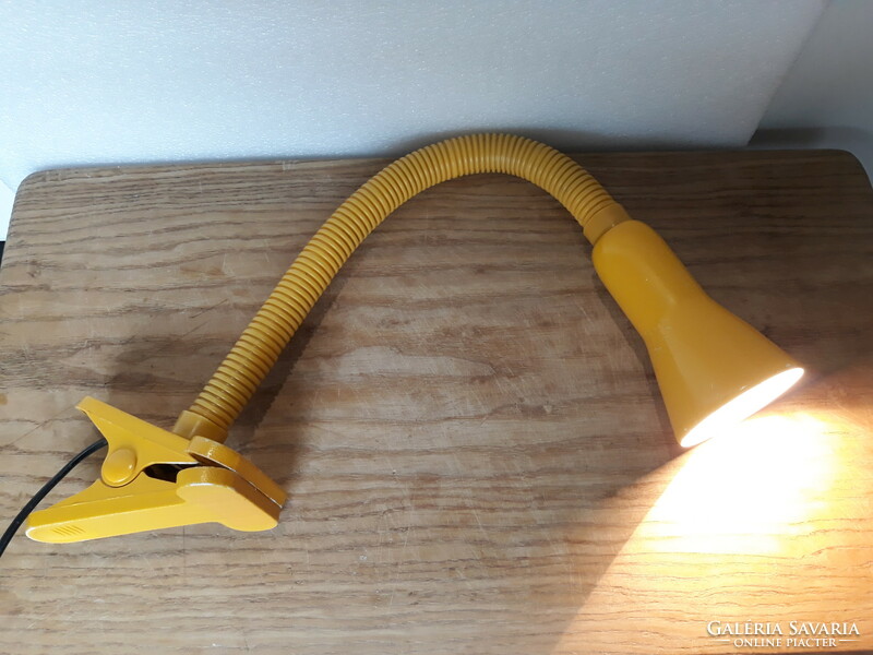 Retro yellow clip throat lamp