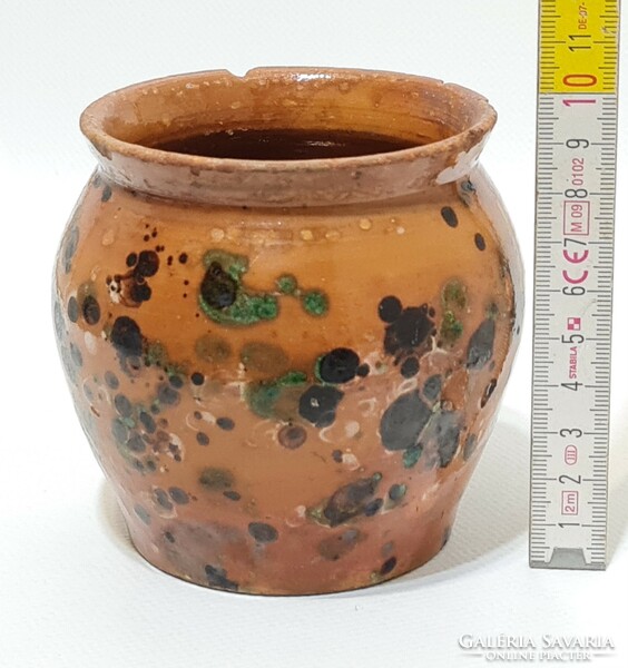 Folk, green, white, dark brown splashed glaze dots, light brown glazed ceramic mug (3019)
