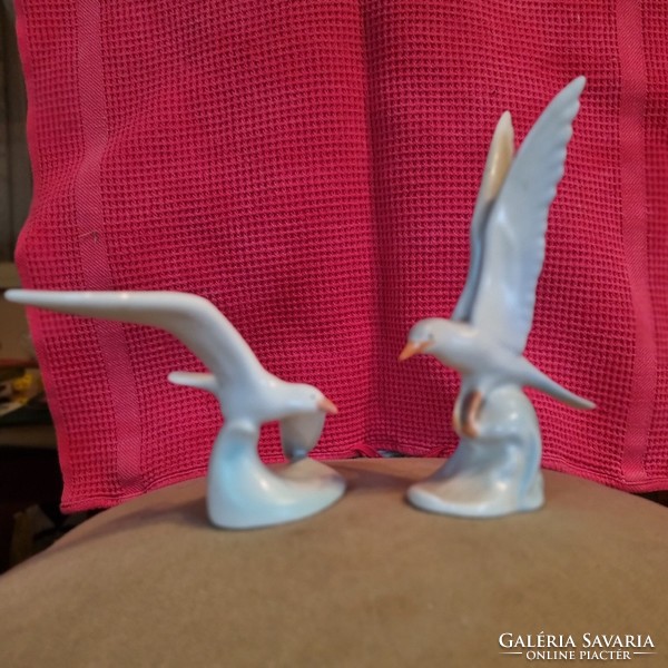 Hand-painted seagull figurines from Hölóháza