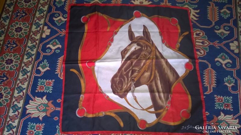 For horse lovers - silky, light piece, great color combination 75x75 cm