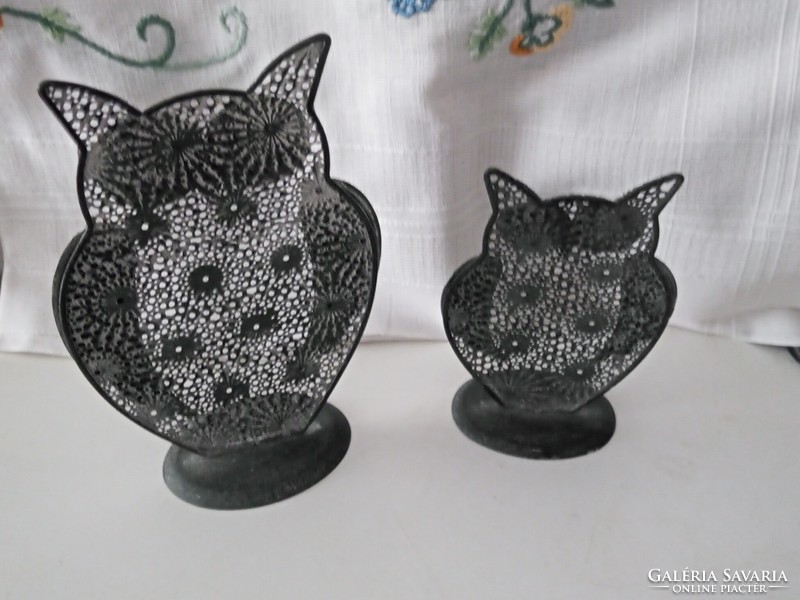 Are you a metal table? Decorative owls