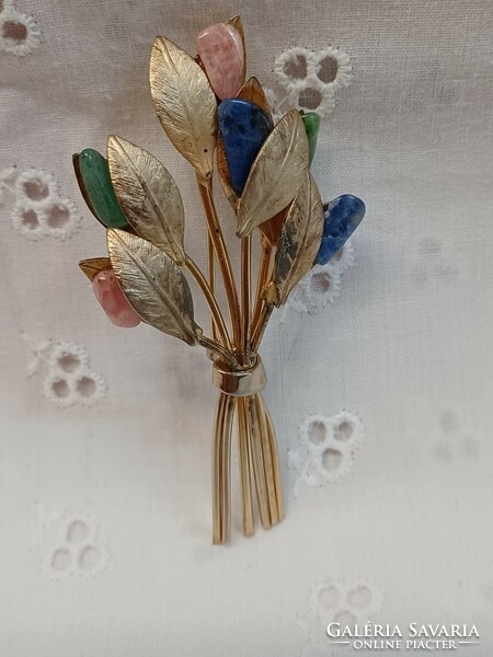 Flower bouquet brooch with mineral stone