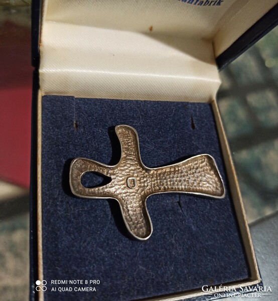 Silver cross pendant