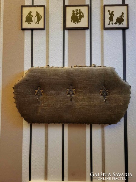Velvet, wall key holder