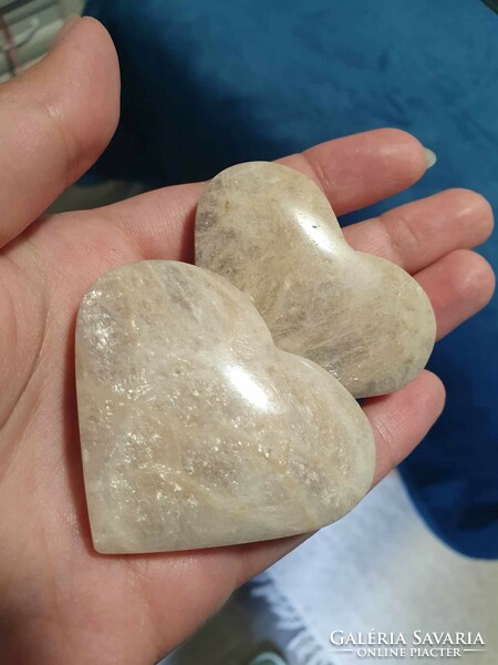 Original prestigious top quality Ceylon moonstone polished heart! 100 gr