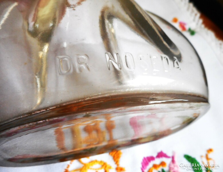 Dr. NOSEDA régi likőrös üvege (kicsi)