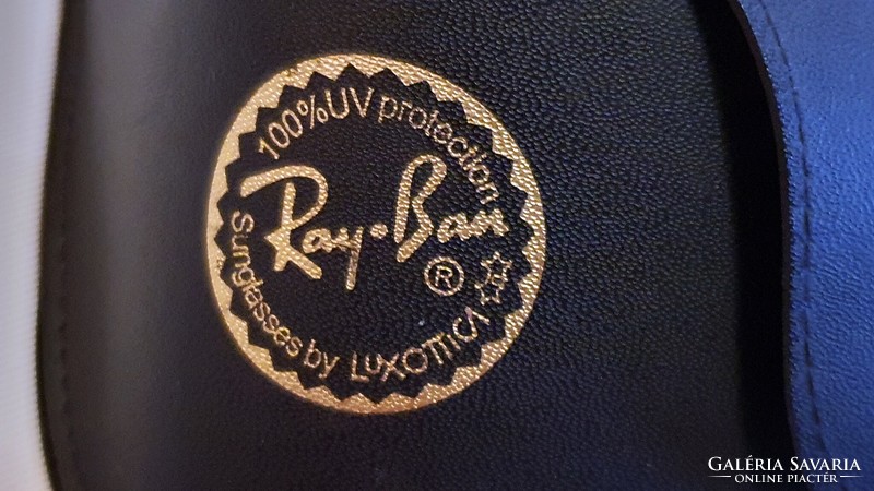 RAY-BAN Férfi napszemüveg. RB4147 601/58   BOYFRIEND BLACK CRYSTAL GREEN POLARIZED napszemüveg.