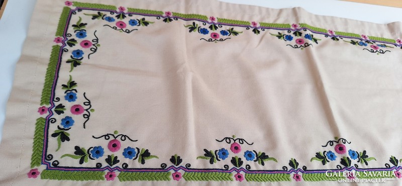 Embroidered floral tablecloth, runner 93 x 40 cm.
