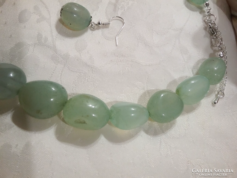Old green mineral necklace with earrings